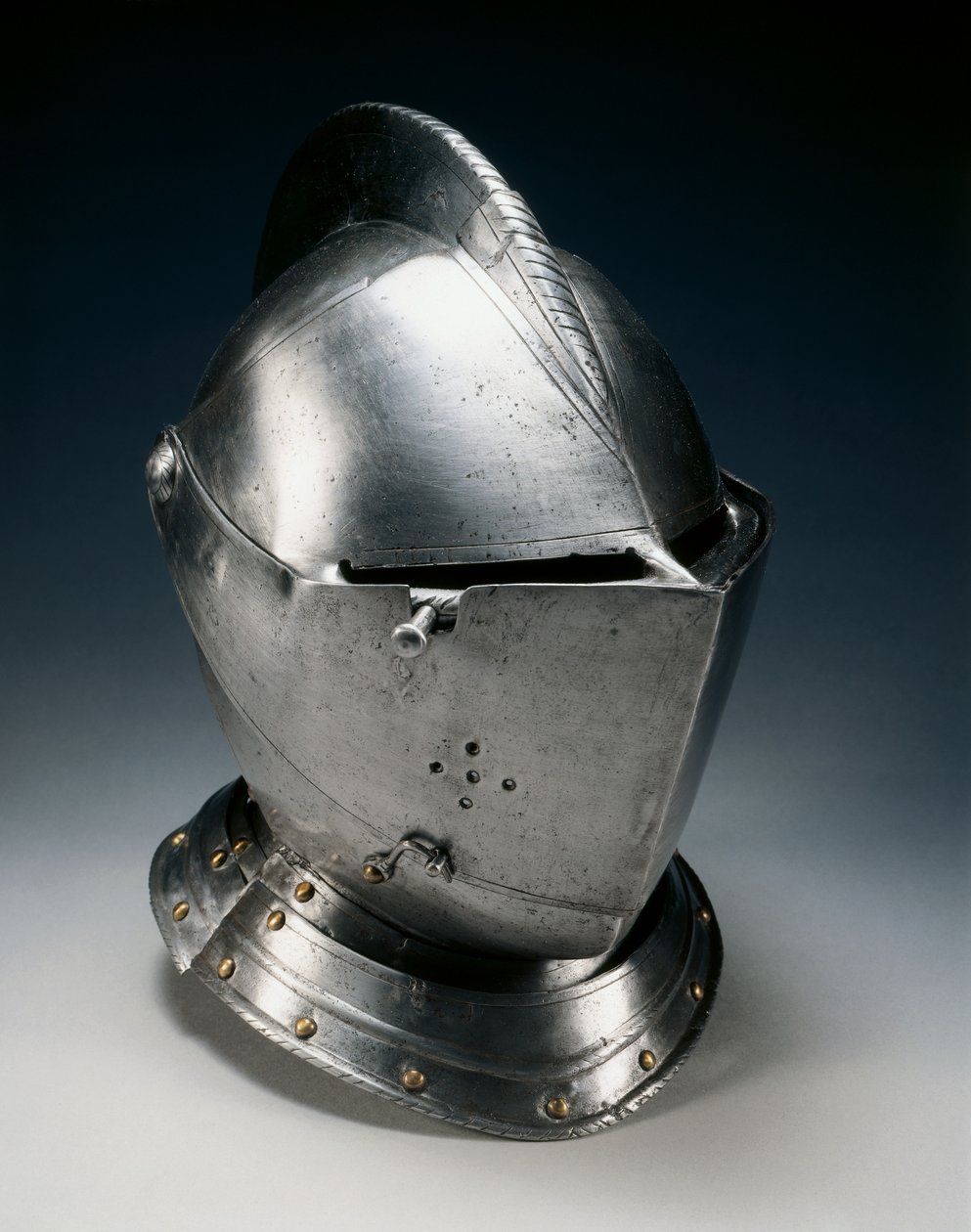 Zamknięty hełm bojowy, ok. 1550-70 (stal, żelazo, skóra i mosiądz) autorstwa German School