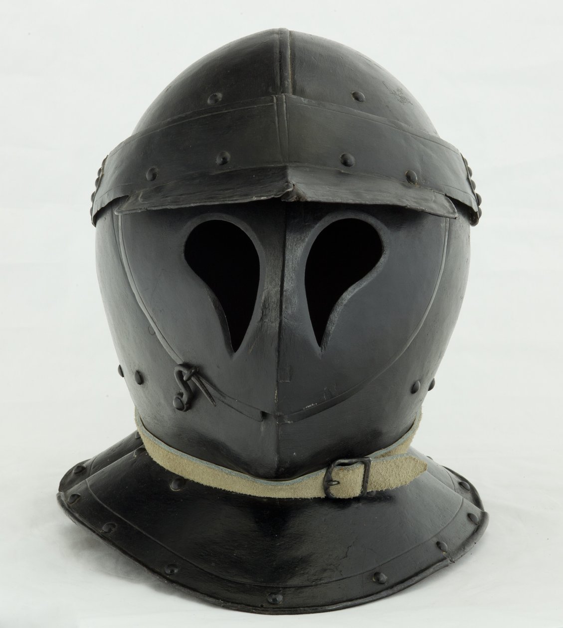 Zamknięty Burgonet w formie 