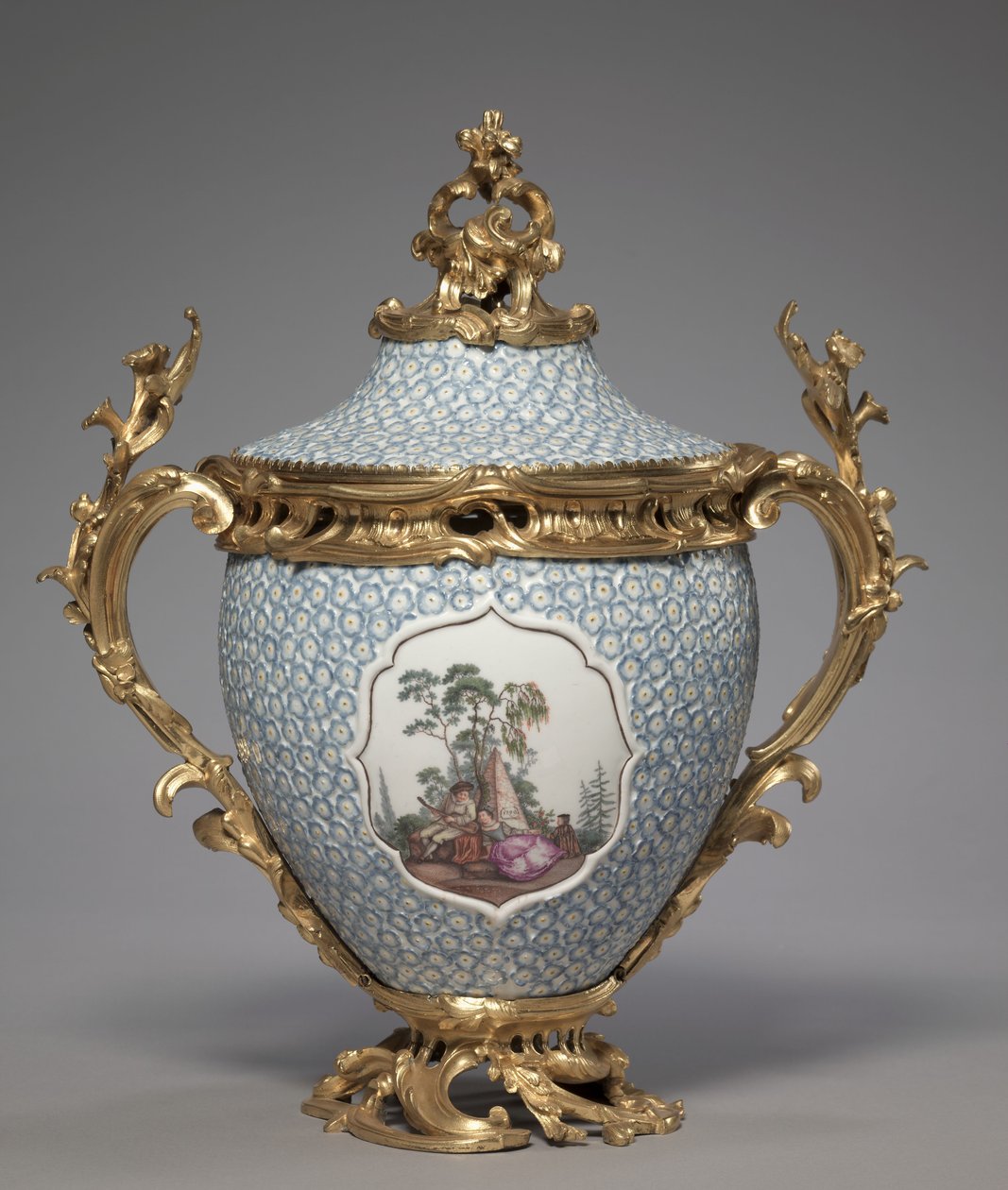 Wazon z pokrywą, wyprodukowany przez Fabrykę Porcelany w Miśni, Niemcy, 1749 autorstwa German School