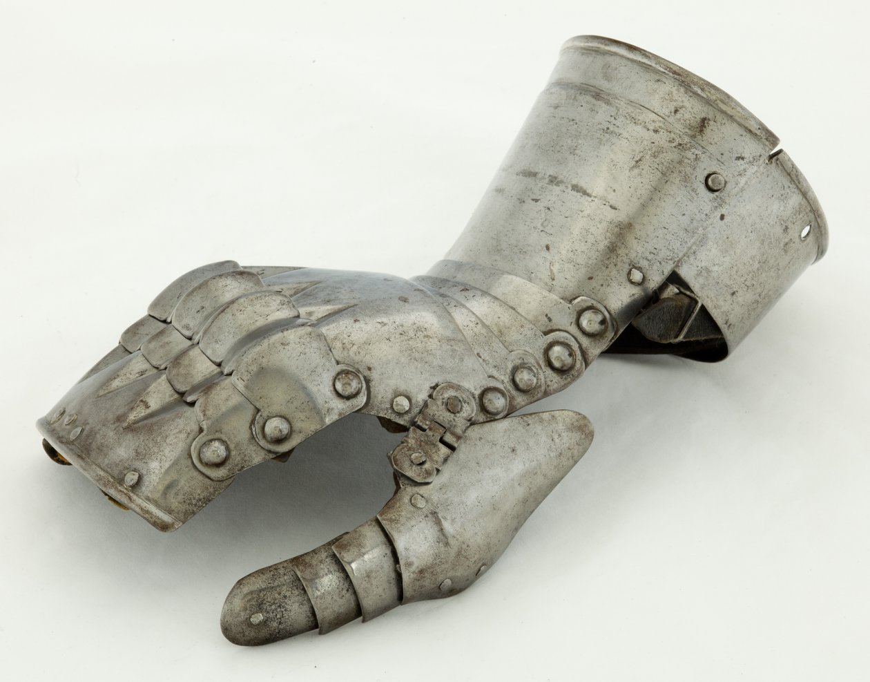Lewa rękawica, ok. 1490-1510, odrestaurowana XIX wiek (stal i skóra) autorstwa German School