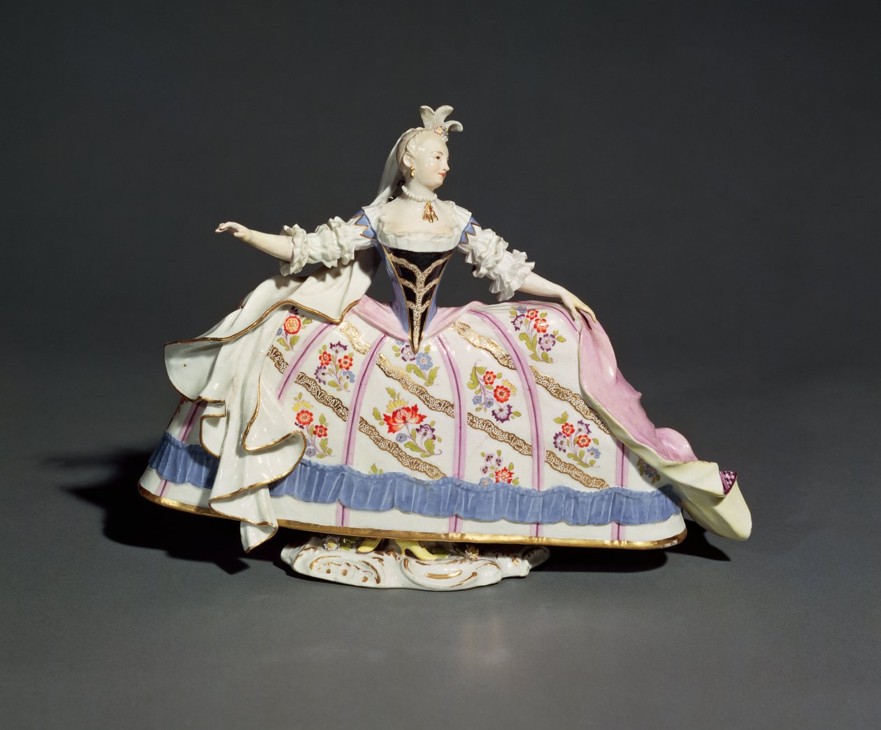 Miśnia figura kobiety (porcelana) autorstwa German School
