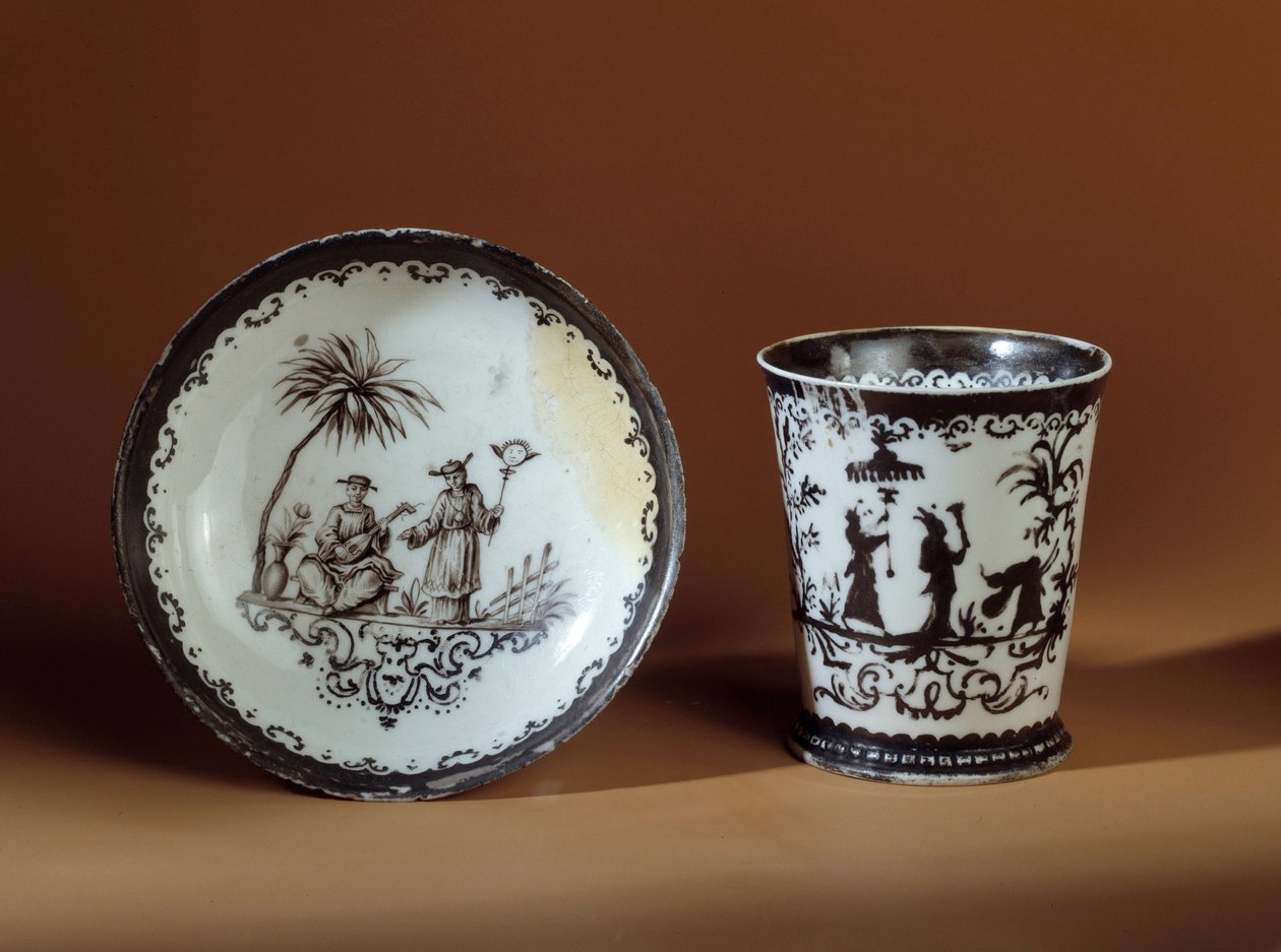 Filiżanka i spodek w kształcie kubka Bottger (1682-1719) wykonane z porcelany Maissen, dekoratorka chińskich sklepów w Ausbourg. 1718 Paryż, Sztuka dekoracyjna autorstwa German School