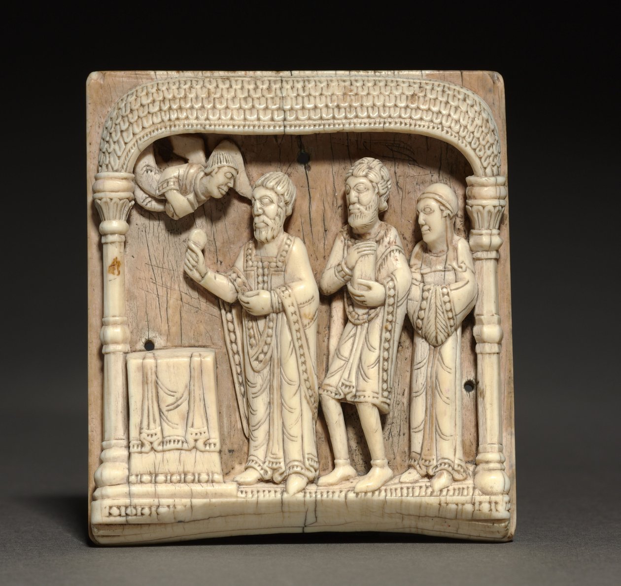 Tablica z przenośnego ołtarza: Zachariasz przy ołtarzu, ok. 1100-1125 (kość słoniowa) autorstwa German School