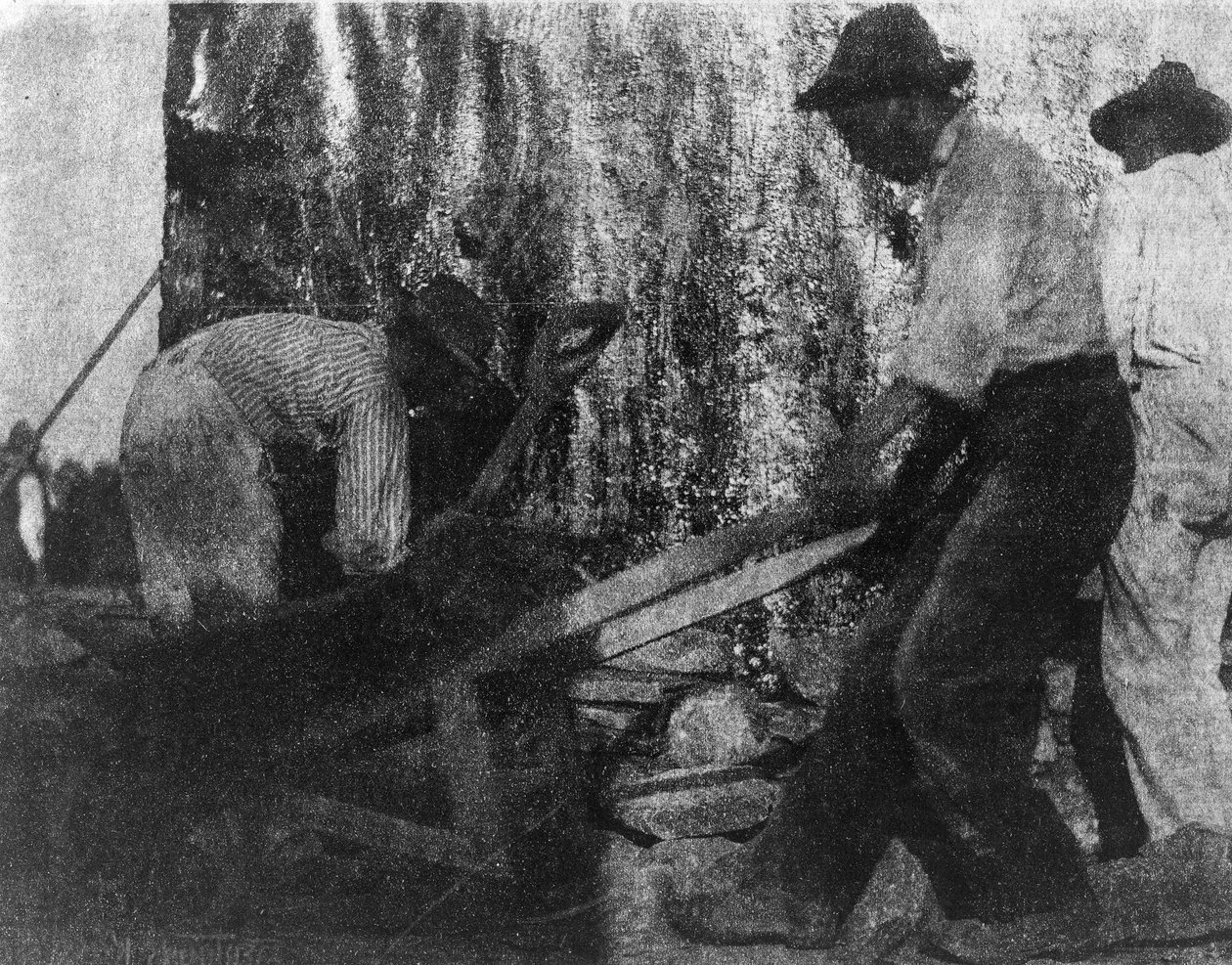 Trzech robotników. Zdjęcie przedstawiające trzech robotników Afroamerykanów przy pracy. (ok. 1900) Gertrude Kasebier autorstwa Gertrude Käsebier