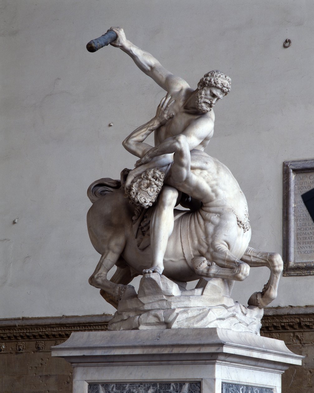 Herkules zabija centaur (marmur) (patrz także 353893-4) autorstwa Giambologna