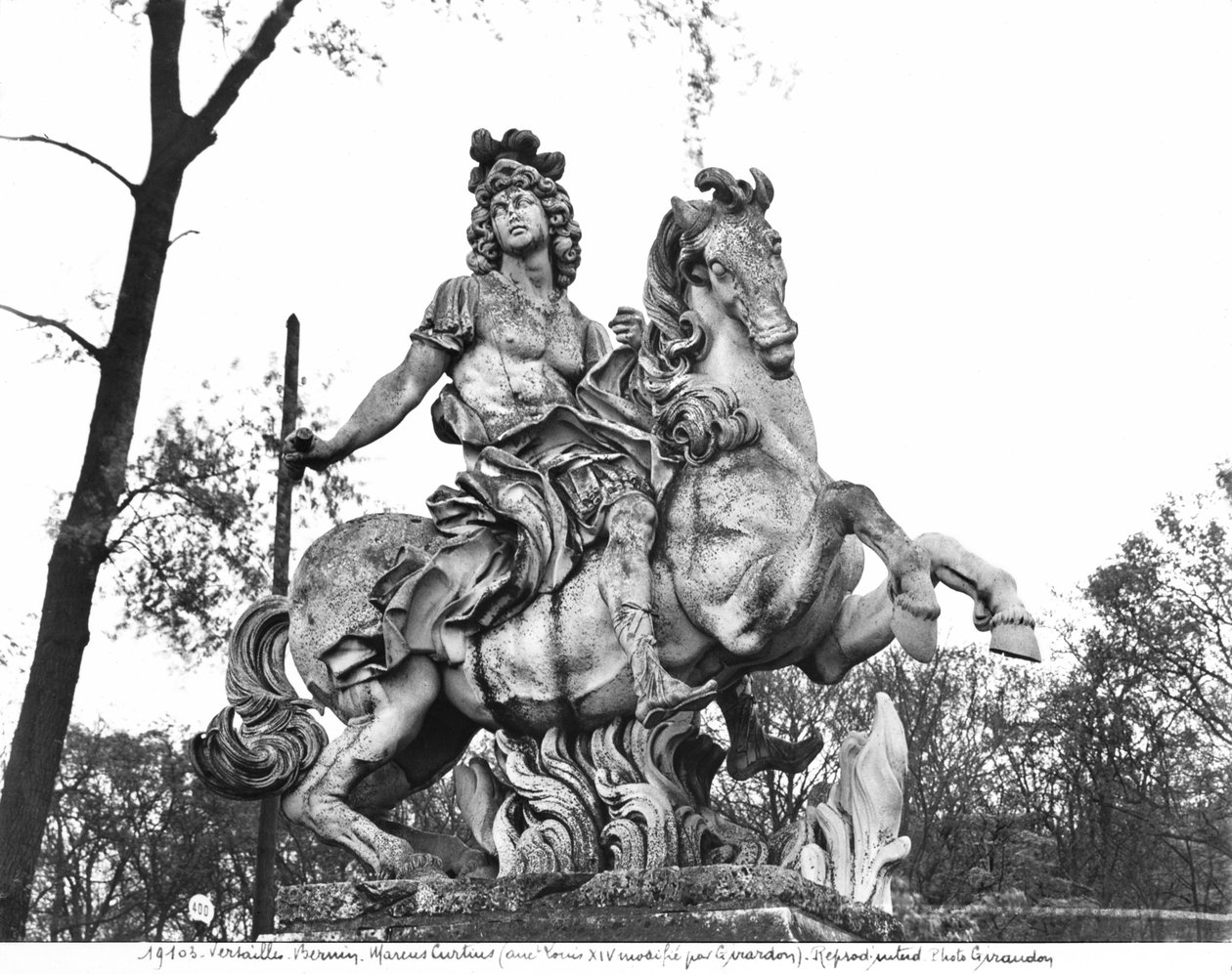Pomnik konny Ludwika XIV (1638-1715) (marmur) autorstwa Gian Lorenzo Bernini