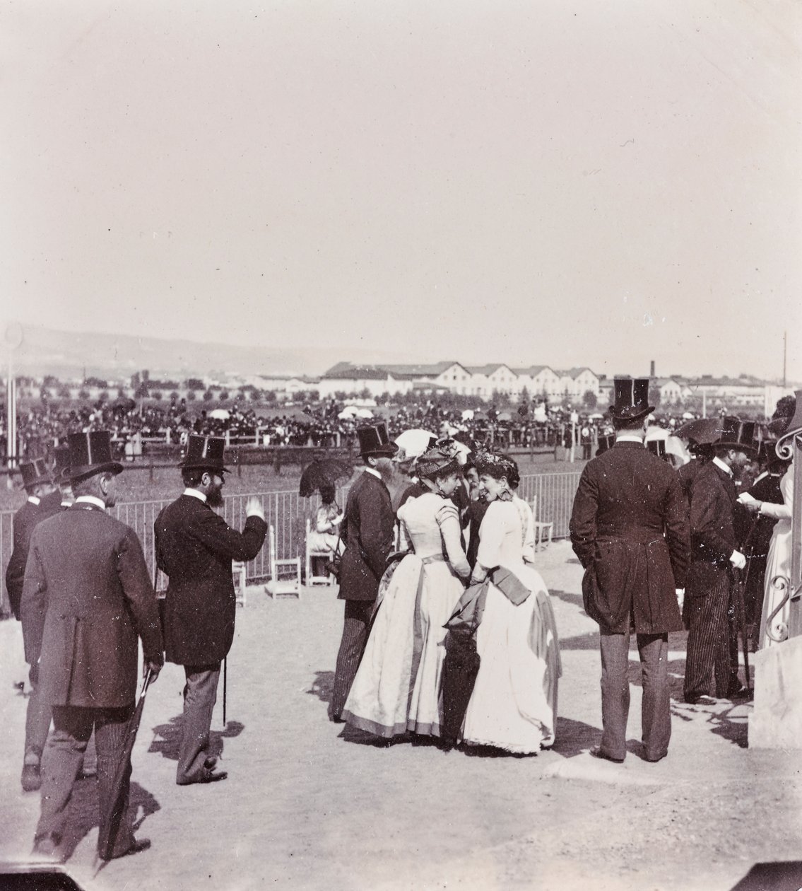 Widzowie toru wyścigowego w parku Cascine: Giovanni Fabbroni, Marchese Eugenio Niccolini i jego żona, hrabina Guicciardini, L. Manara autorstwa Giorgio Enrico (attr.to) Levi