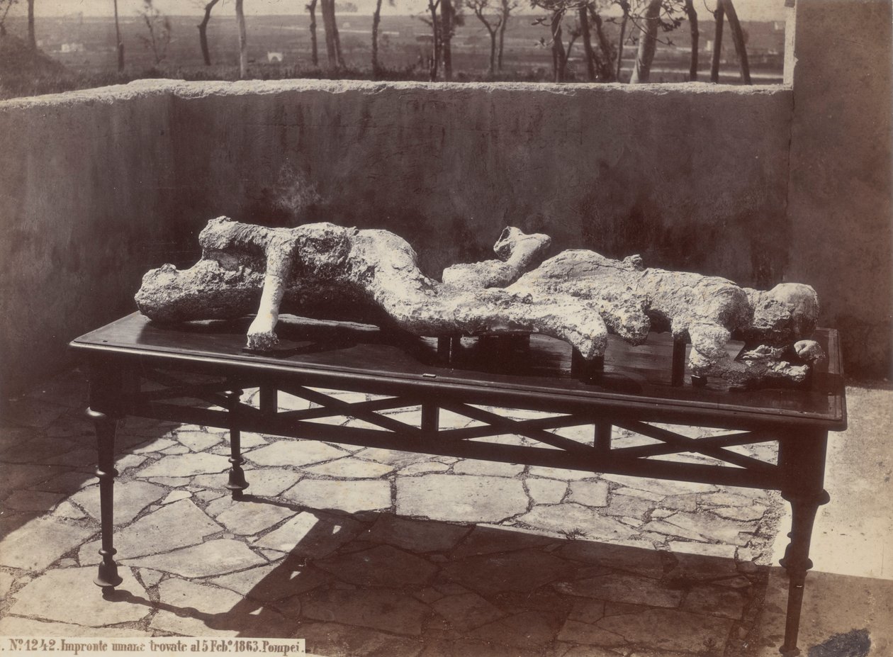 Ludzkie ślady, Pompeje [Ludzkie odlewy, Pompeje] autorstwa Giorgio Sommer