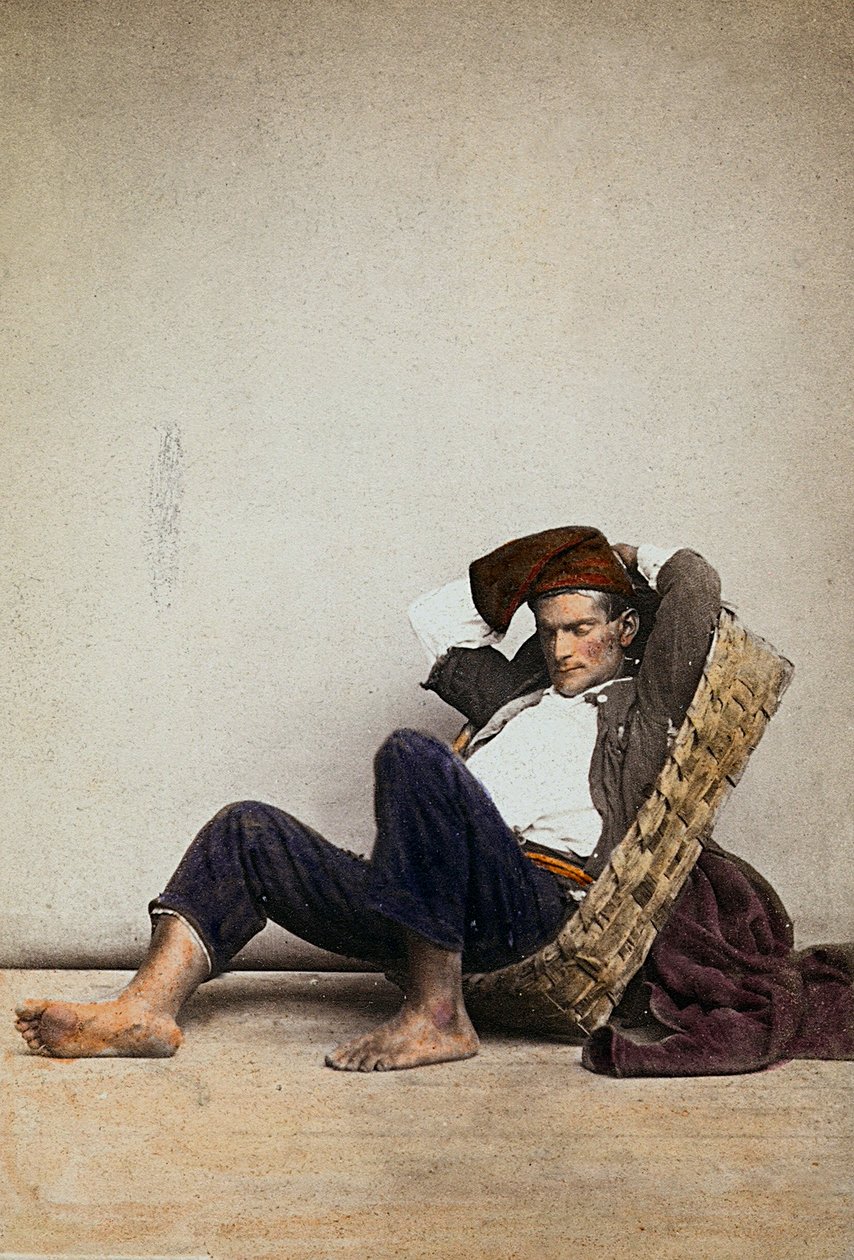 „Lazzarone” (neapolitański bezdomny żebrak). Neapol autorstwa Giorgio Sommer
