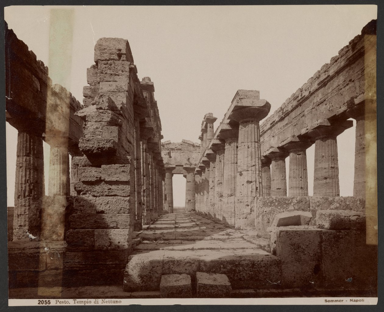Świątynia Neptuna, Paestum autorstwa Giorgio Sommer