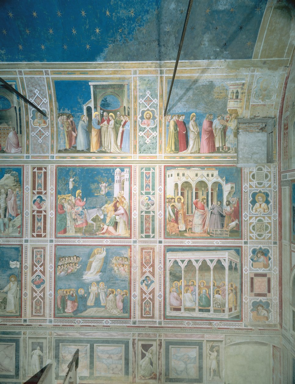 Widok na freski na lewej ścianie, c.1303-05 (po renowacji) autorstwa Giotto di Bondone