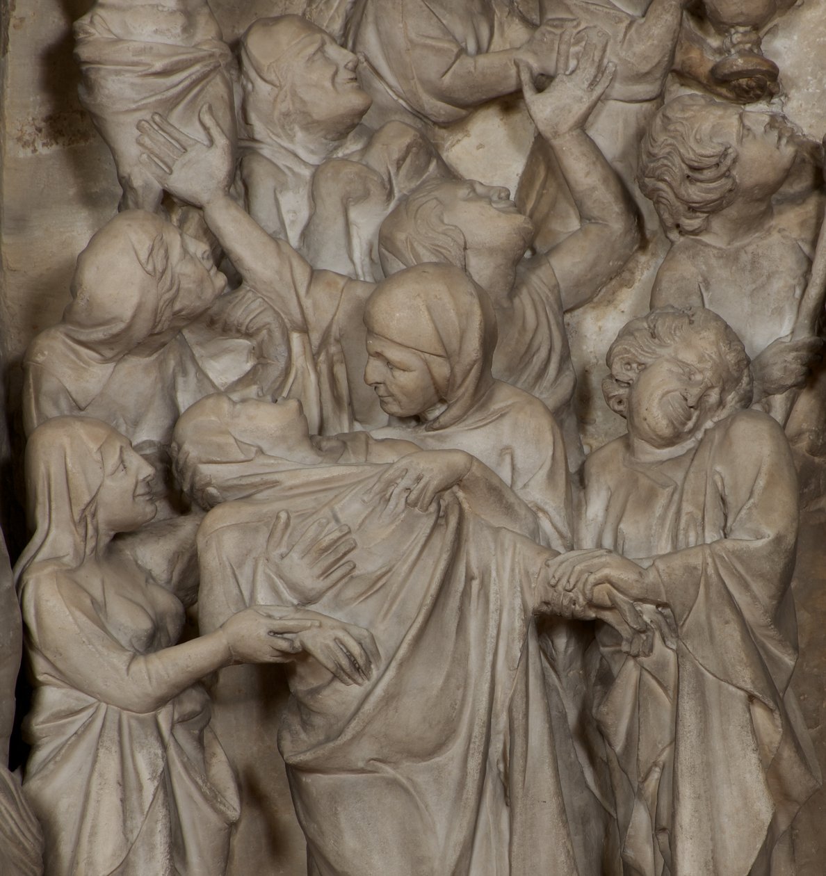 Szczegół Ukrzyżowania, na ambonie w kościele SantAndrea. c.1298-1301 marmur autorstwa Giovanni Pisano