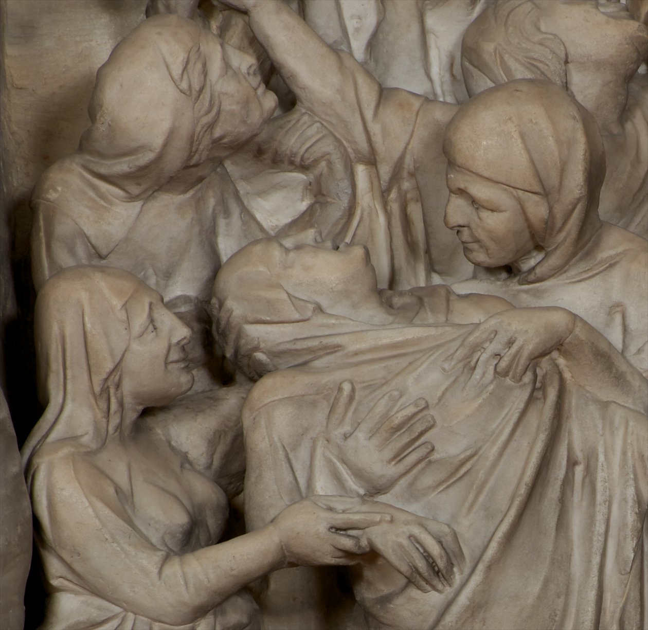 Szczegół Ukrzyżowania, na ambonie w kościele SantAndrea. c.1298-1301 marmur autorstwa Giovanni Pisano