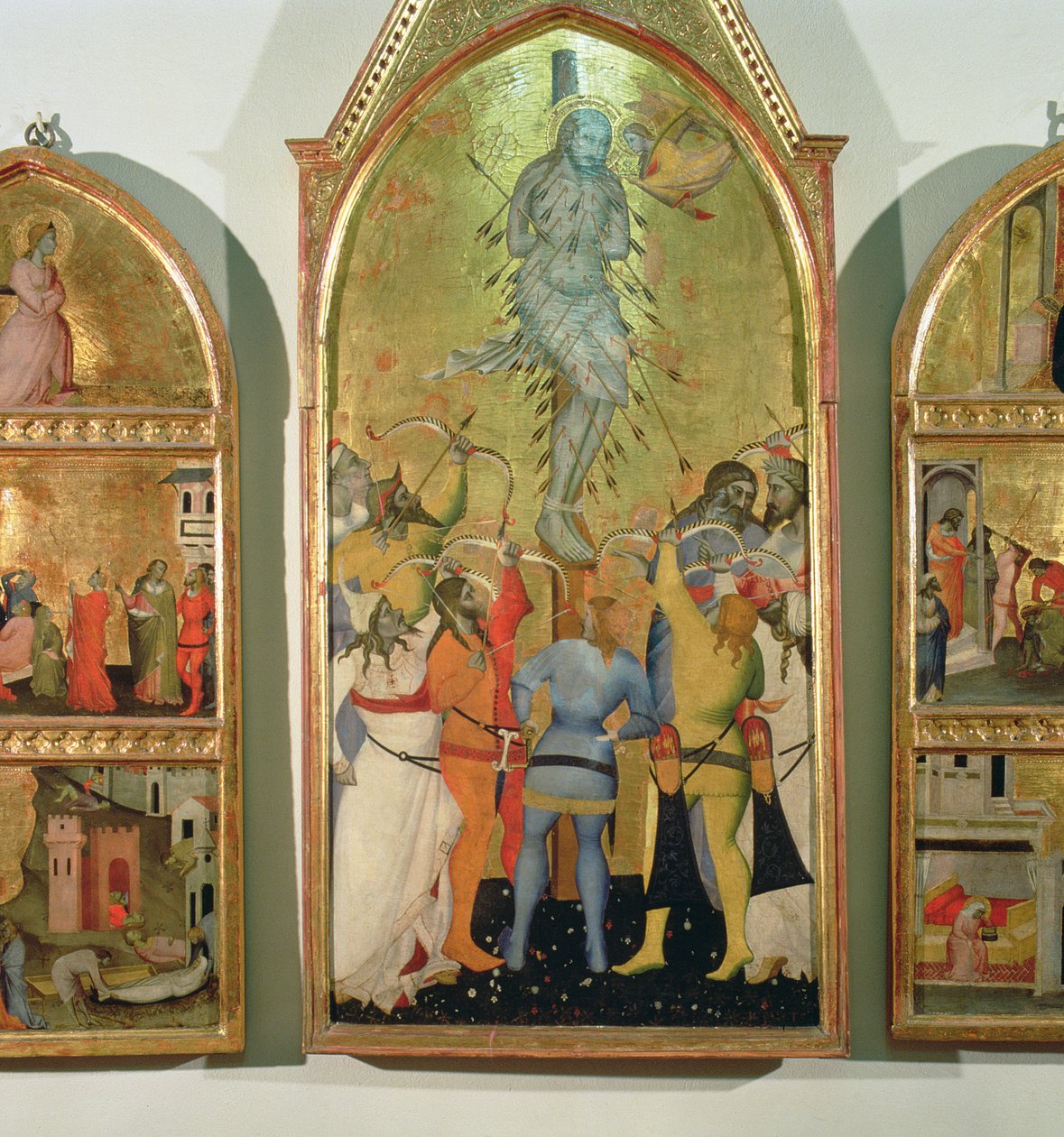 Męczeństwo św. Sebastiana, detal centralnego panelu przedstawiającego Świętego ostrzeliwanego strzałami, tempera na panelu, detal z 94768 autorstwa Giovanni di Niccolo del Biondo