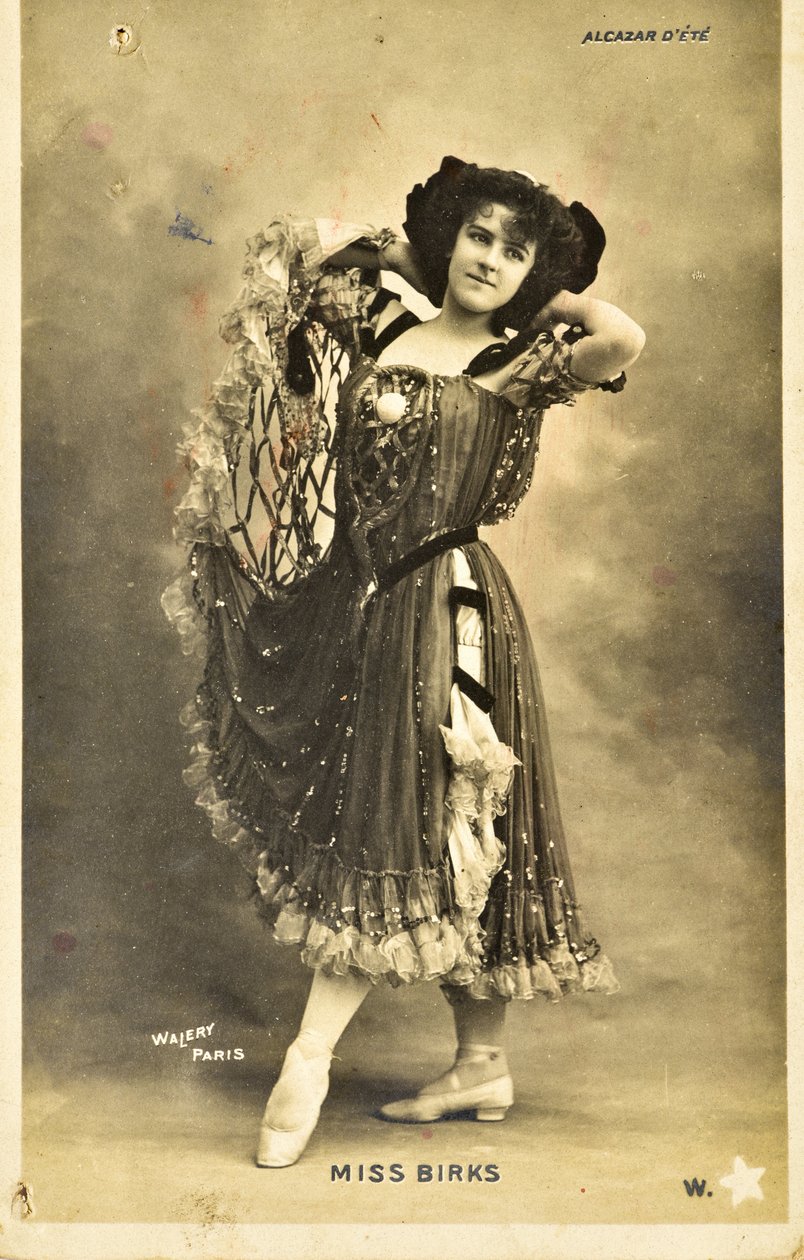 Pocztówka: Letni Alcazar - Portret panny Birks, artystki Music Hall autorstwa Phillipe de Marlier