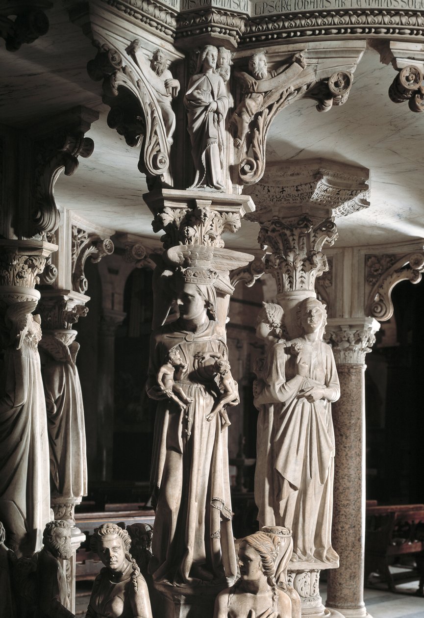 Szczegół rzeźbionych grup podtrzymujących Krzesło wykonane przez Giovanniego Pisano (1248-1314): Kościół karmi swoje dzieci (Szczegóły rzeźb podtrzymujących marmurową ambonę, Kościół karmi swoje dzieci) 1302-1311 Cathedrale de Pisa (Duomo di Pisa), Włochy autorstwa Giovanni Pisano