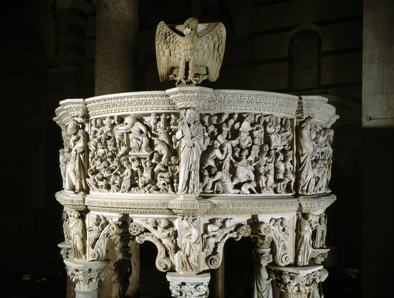 Przegląd górnej części krzesła wykonanego przez Giovanniego Pisano (1248-1314) (Detal płaskorzeźby marmurowej ambony) 1302-1311 Cathedrale de Pisa (Duomo di Pisa), Włochy autorstwa Giovanni Pisano