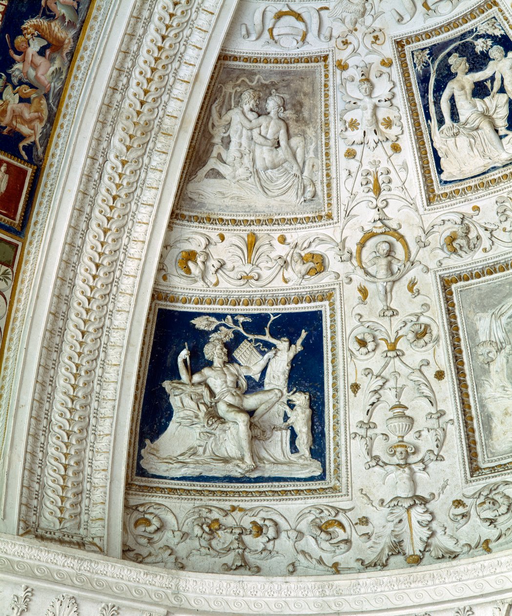 Loggia, detal sklepienia ozdobionego płaskorzeźbami o tematyce mitologicznej, stiuk z 1520 r. autorstwa Giovanni da Udine