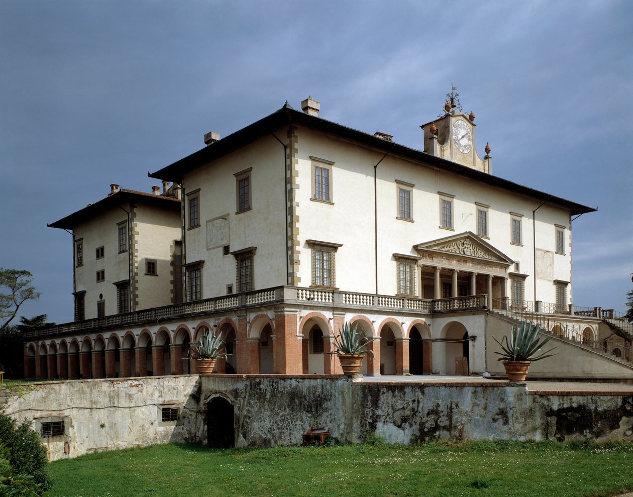 Fasada Villa Medicea Poggio a Caiano - ca. 1480-1485 autorstwa Giuliano Giamberti da Sangallo