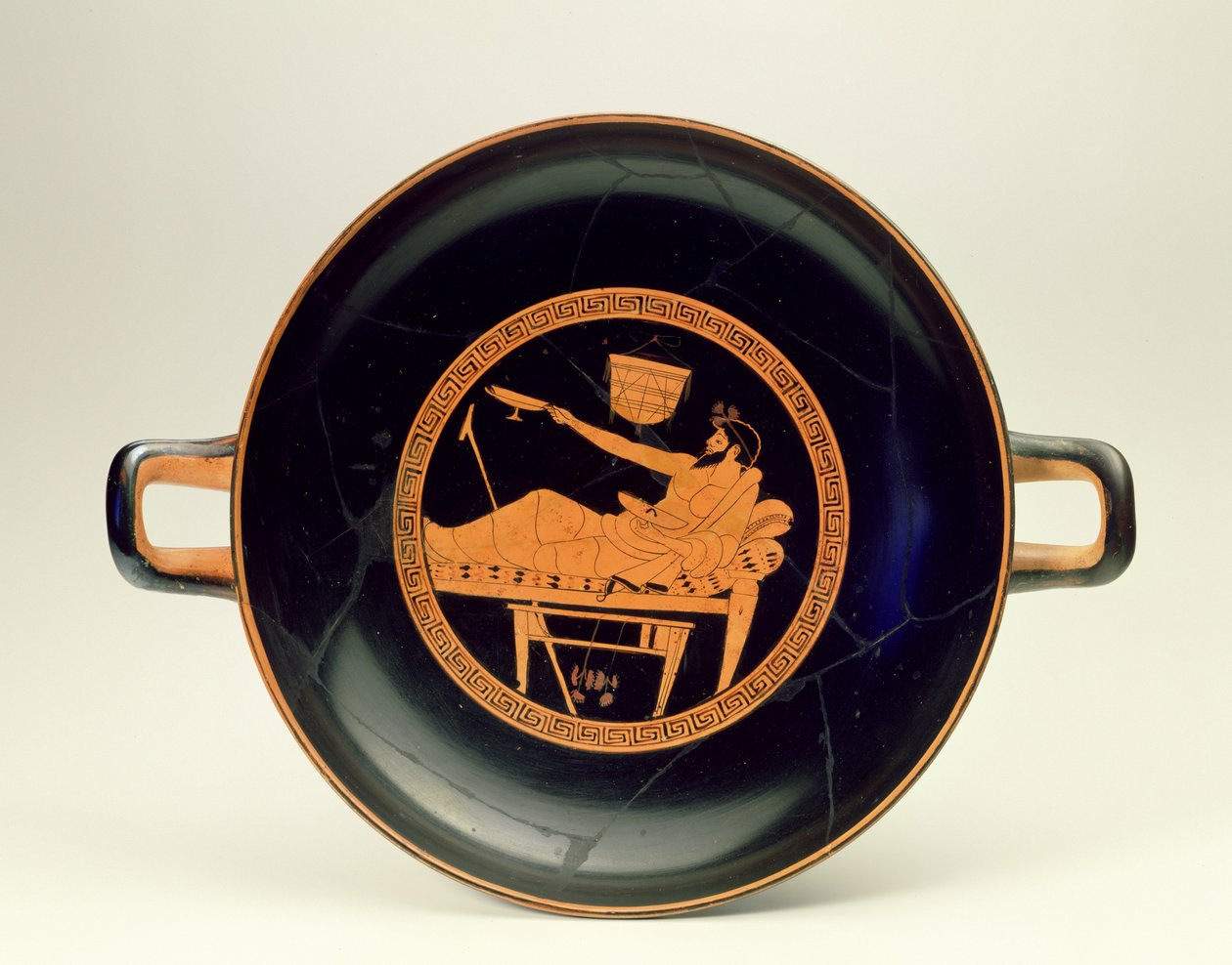 Czerwona postać Kylix przedstawiająca sportowców i sympozjistów, ok. 480 pne (ceramika) (patrz także 288291) autorstwa Greek