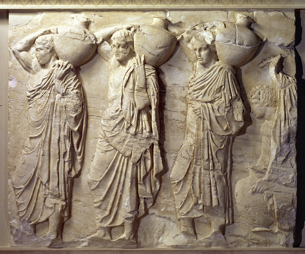 Relief przedstawiający nośniki hydrii z północnego fryzu Partenonu, ok. 447-432 pne (marmur) autorstwa Greek