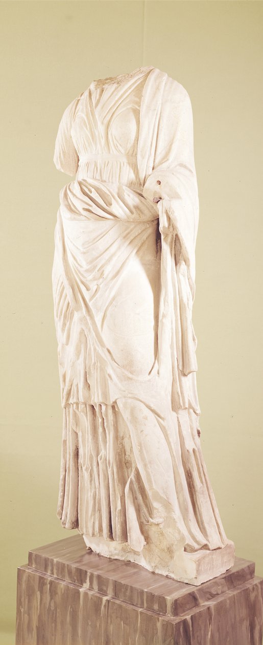 Posąg kobiety (marmur) autorstwa Greek