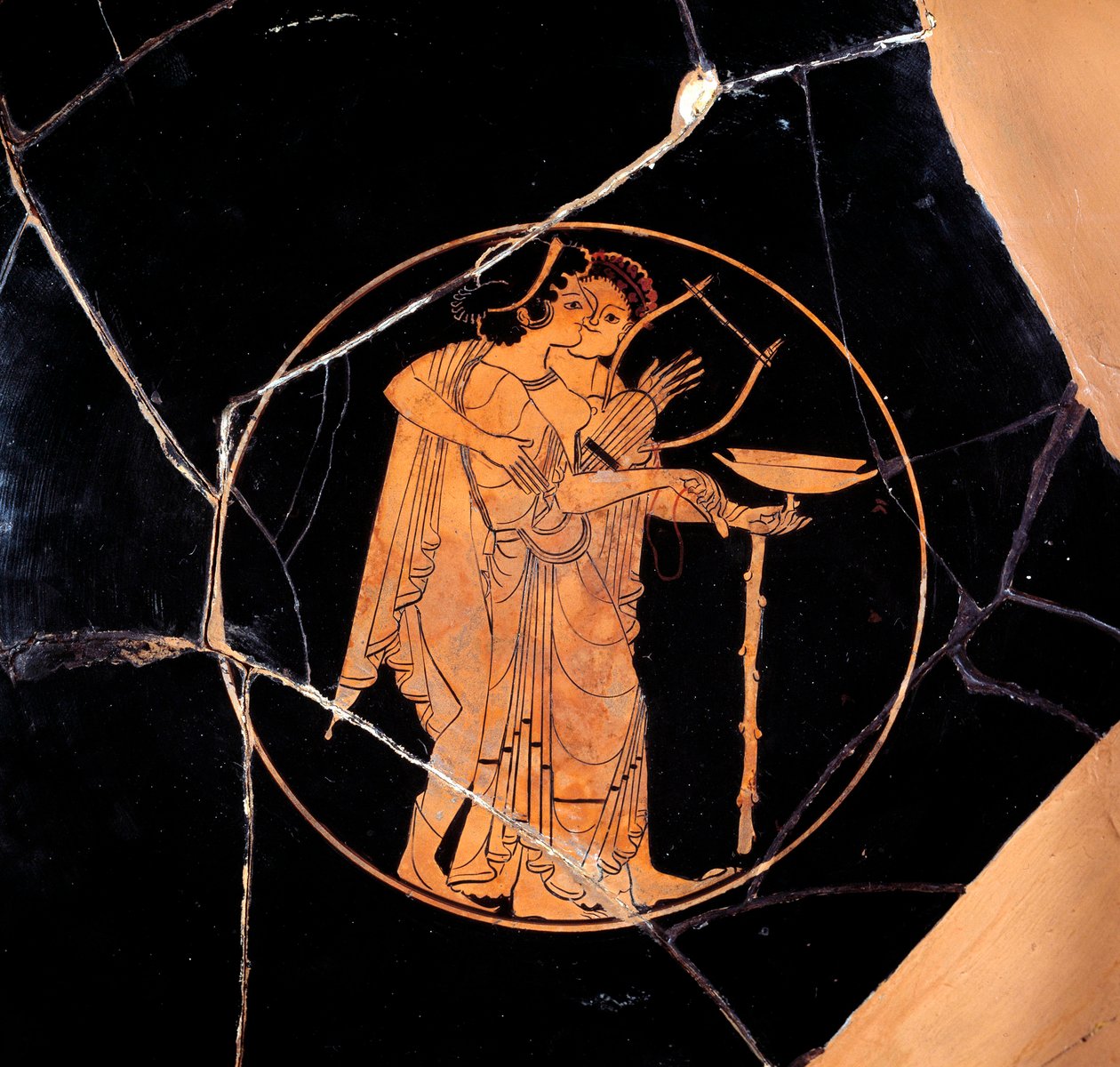 Starożytna Grecja: Puchar z czerwonymi cyframi. Ceramika przypisywana Malarzowi Pedieusowi (koniec VI wieku pne), 510-500 pne Paryż, Musee Du Louvre autorstwa Greek