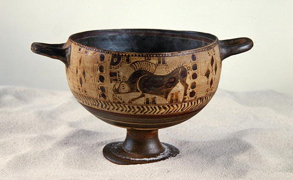 Kotyle czarnofigurowe, ok. 600-500 pne (ceramika) (patrz też 307544 i 307545) autorstwa Greek
