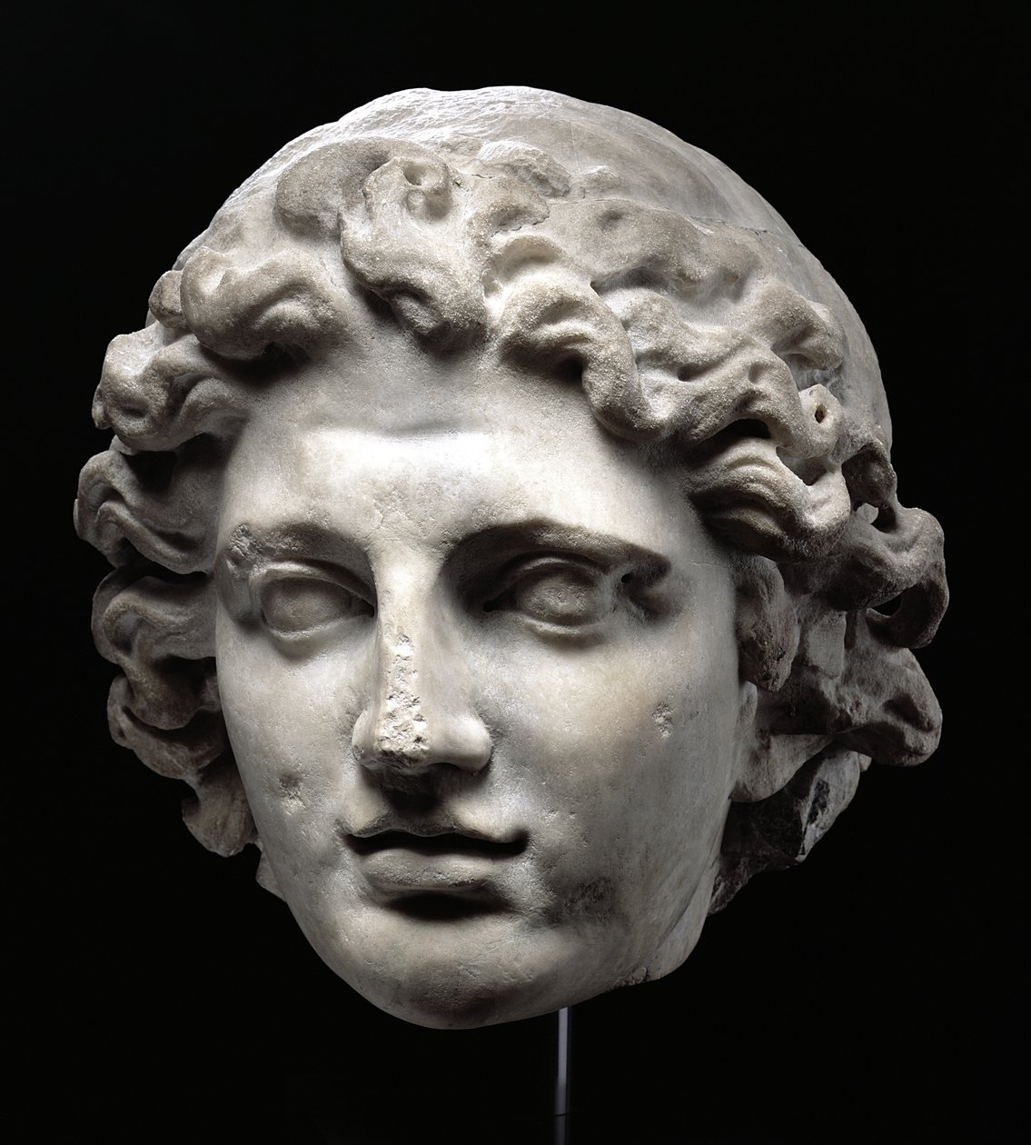 Kolosalna Głowa Aleksandra Wielkiego (356-323 pne) (marmur) autorstwa Greek