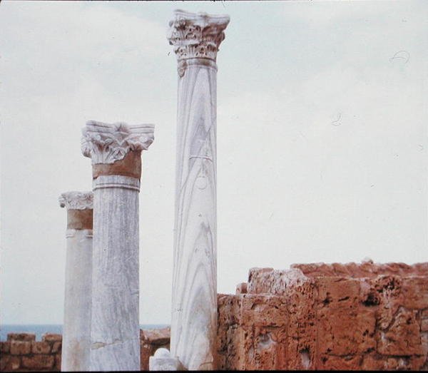 Marmurowe kolumny (zdjęcie) autorstwa Greek