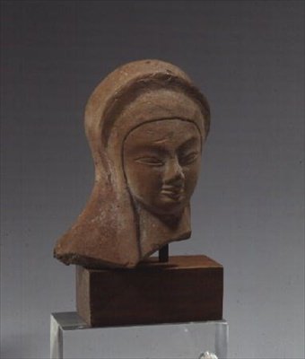 Głowa kobiety, fragment posągu typu Spedos ze skrzyżowanymi ramionami, wczesny okres cykladzki, ok. 2700-2400 p.n.e. (marmur) autorstwa Greek