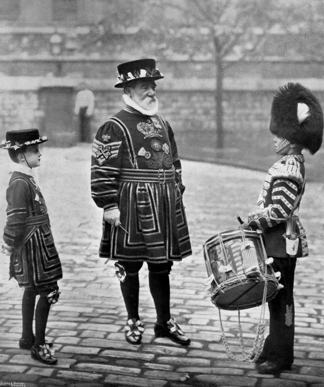 Sierżant-major Patrick Penrose, Yeoman Porter, Londyn, 1896 r autorstwa Gregory and Co