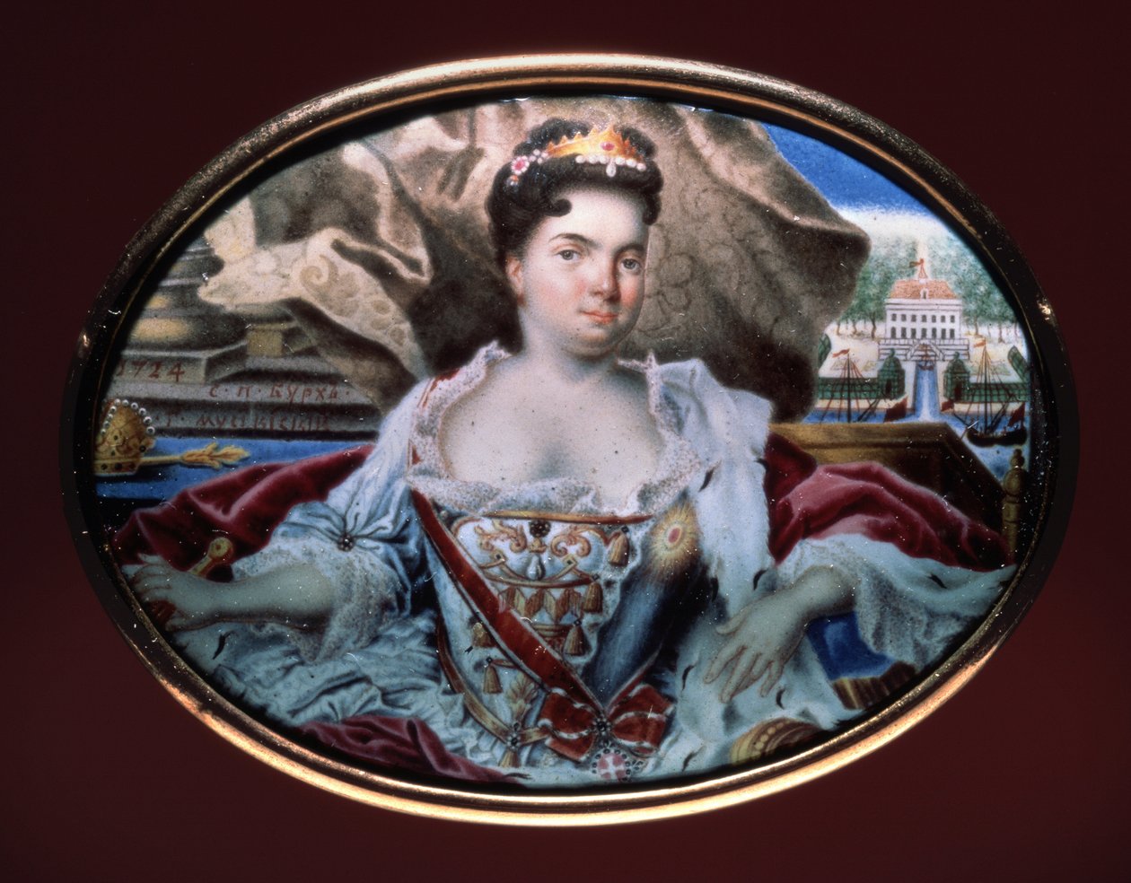 Portret cesarzowej Katarzyny I (1684-1727) z widokiem na pałac Catherinenhof. (Portret Katarzyny I z widokiem na Catherinenhof). Praca Grigori Siemionowicz Musiklysky (1670-po 1739), emalia na złocie autorstwa Grigori Semyonovich Musiklysky
