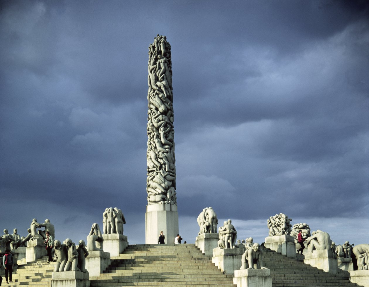 Widok na płaskowyż Monolitu, zbudowany w latach 1929-43 autorstwa Gustav Vigeland