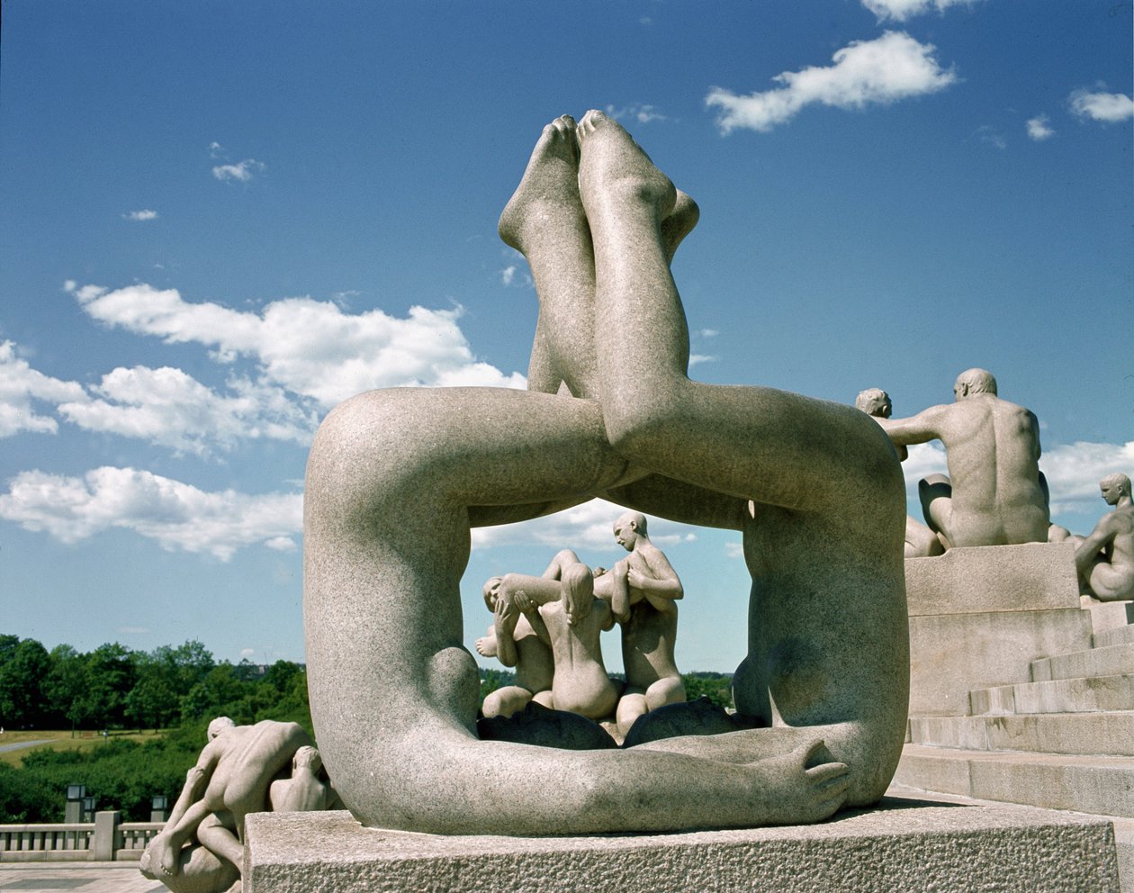 Instalacja Vigelanda - rzeźby autorstwa Gustav Vigeland