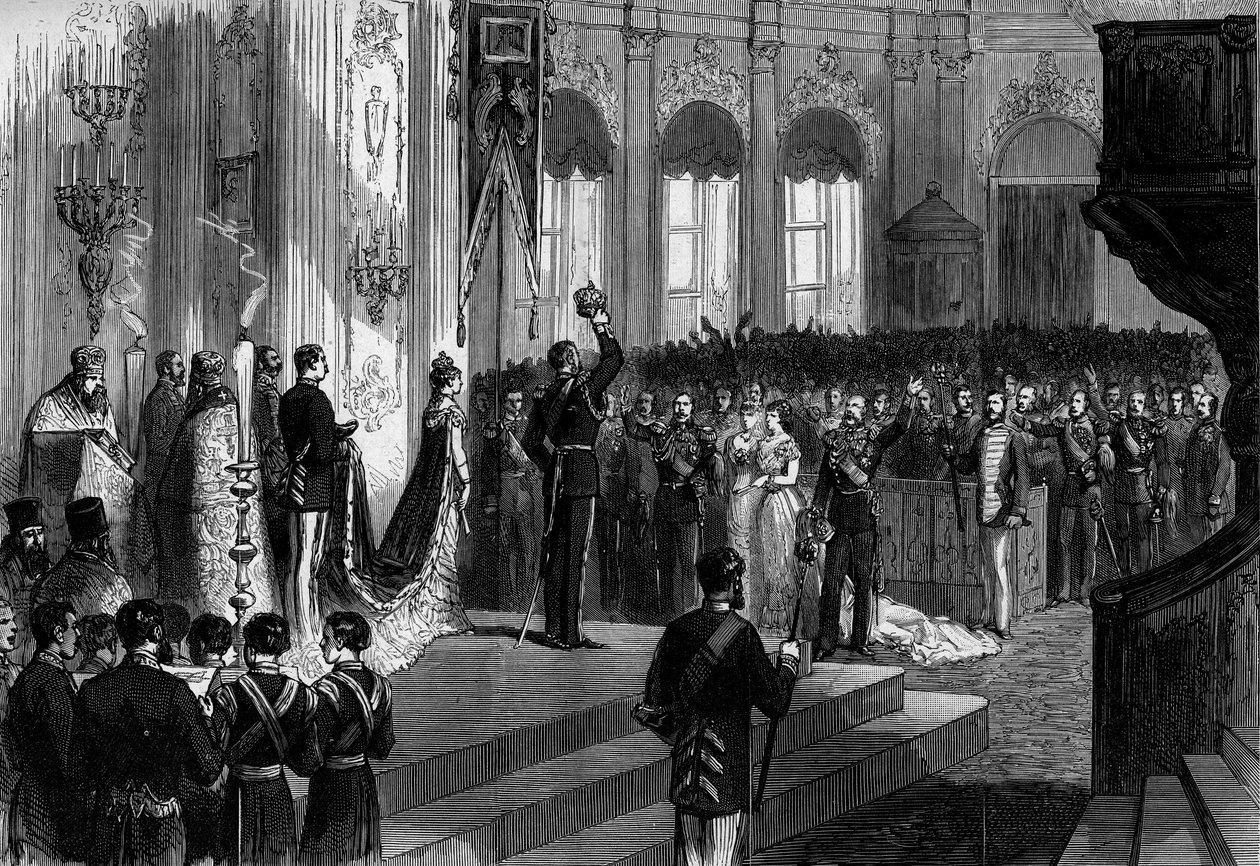 Car rosyjski Aleksander III (1845-1894) nakładający koronę na głowę podczas ceremonii wyniesienia na tron, w kaplicy Pałacu Zimowego w Petersburgu (Petersburg) autorstwa Gustave Janet