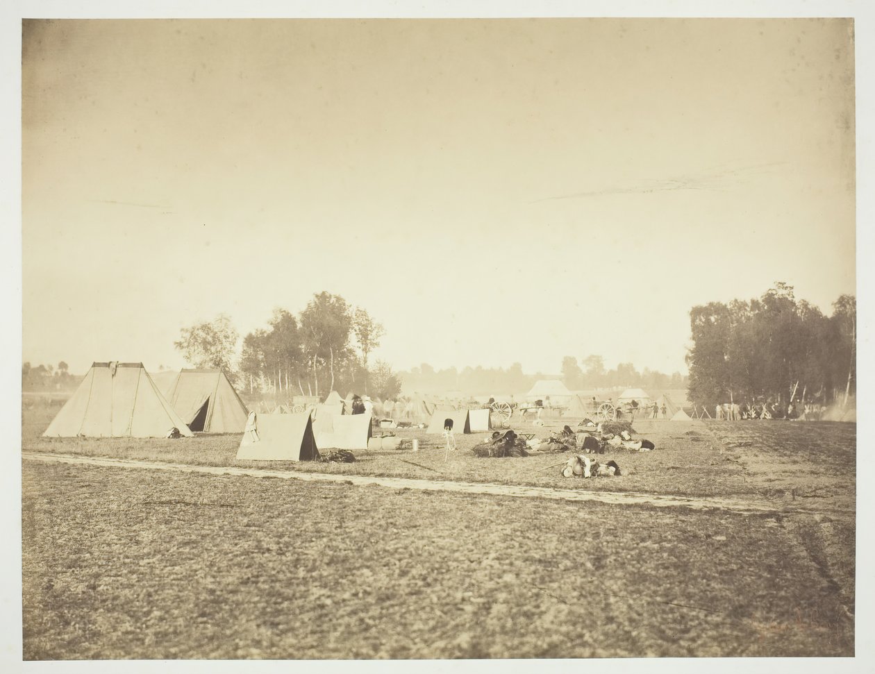 Namioty i sprzęt wojskowy, Camp de Châlons, 1857. autorstwa Gustave Le Gray