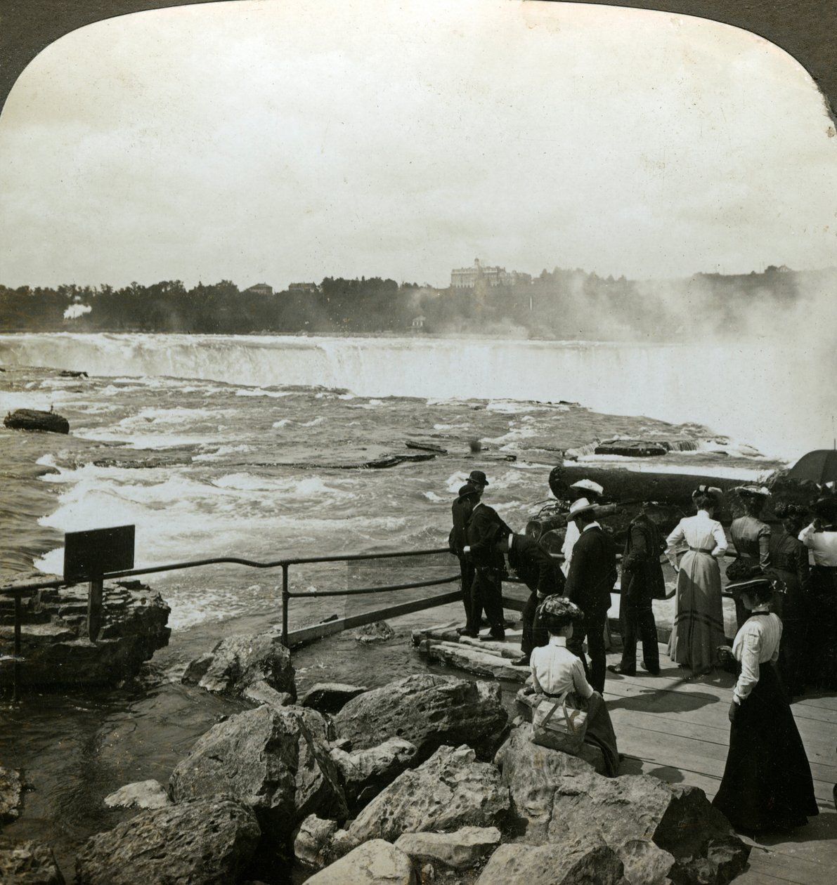 Terrapin Point, Goat Island, Niagara Falls, USA. autorstwa H. C. White