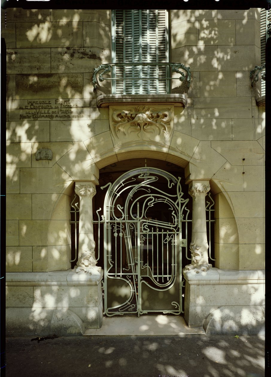 Brama "Castel-Beranger", nr 14, Rue La Fontaine, 1897-98 autorstwa Hector Guimard