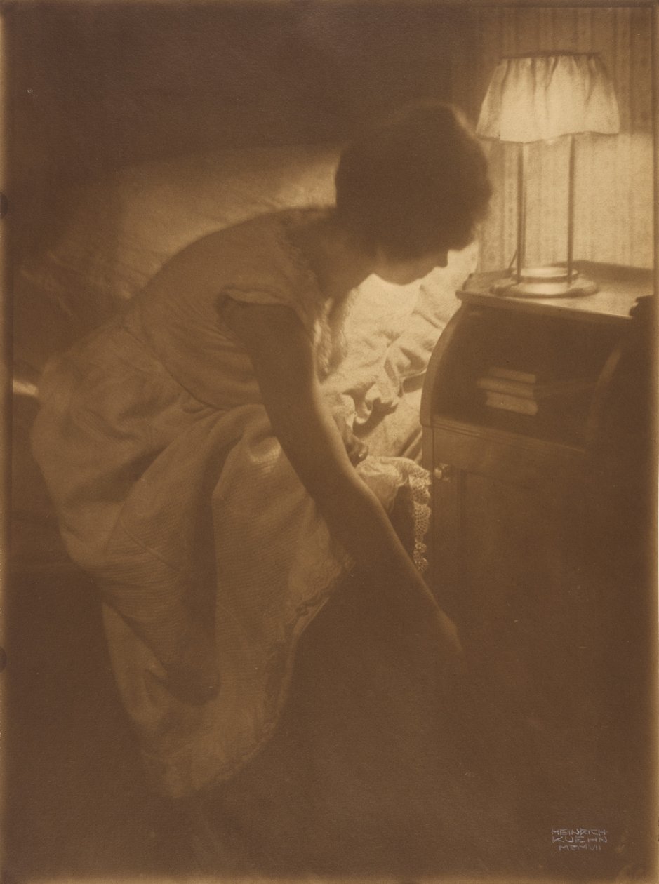 Panna Mary [Warner] przy swoim nocnym stoliku autorstwa Heinrich Kuhn
