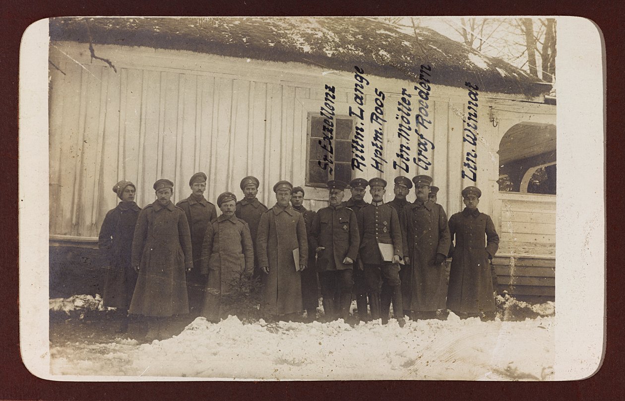I wojna światowa: Ukraina w latach 1914-1916 podczas najazdu wojsk niemieckich. Grupa żołnierzy (zdjęcie czarno-białe) autorstwa Heldenfriedhof Dsessentniki (attr. to)