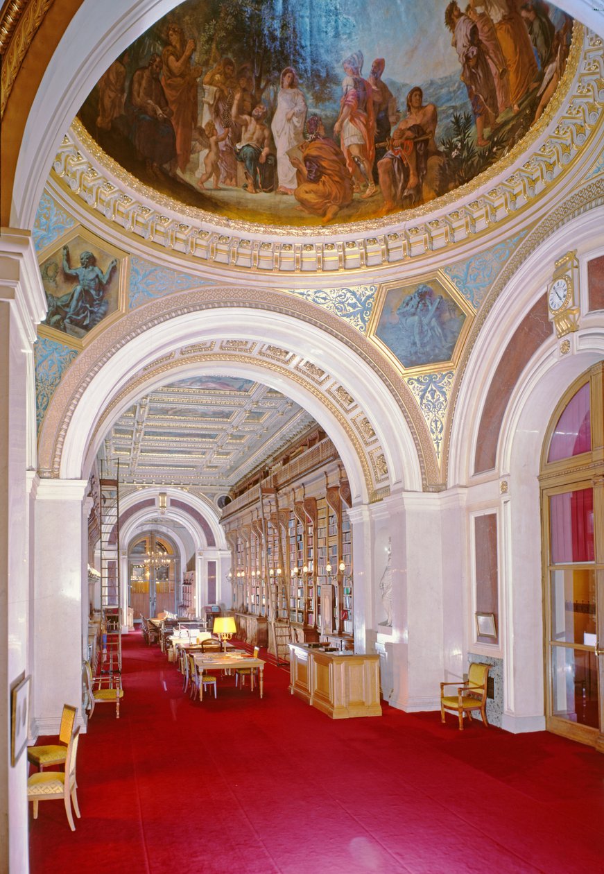 Wnętrze biblioteki z kopułą malowaną przez Eugene