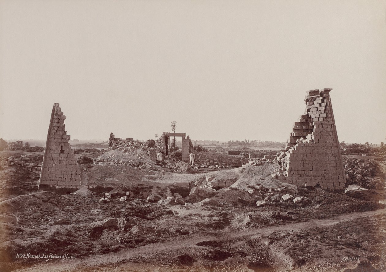 Karnak, Pylony Horusa autorstwa Henri Béchard