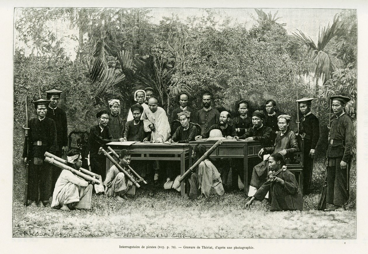 Przesłuchanie piratów. Grawerowanie autorstwa Thiriata, po fotografii, ilustrujące historię Trente mois au Tonkin w 1884 r., autorstwa doktora Hocquarda, in le tour du monde 1889, w reżyserii Edouarda Chartona (1807-1890), Hachette, Paryż. autorstwa Henri Thiriat