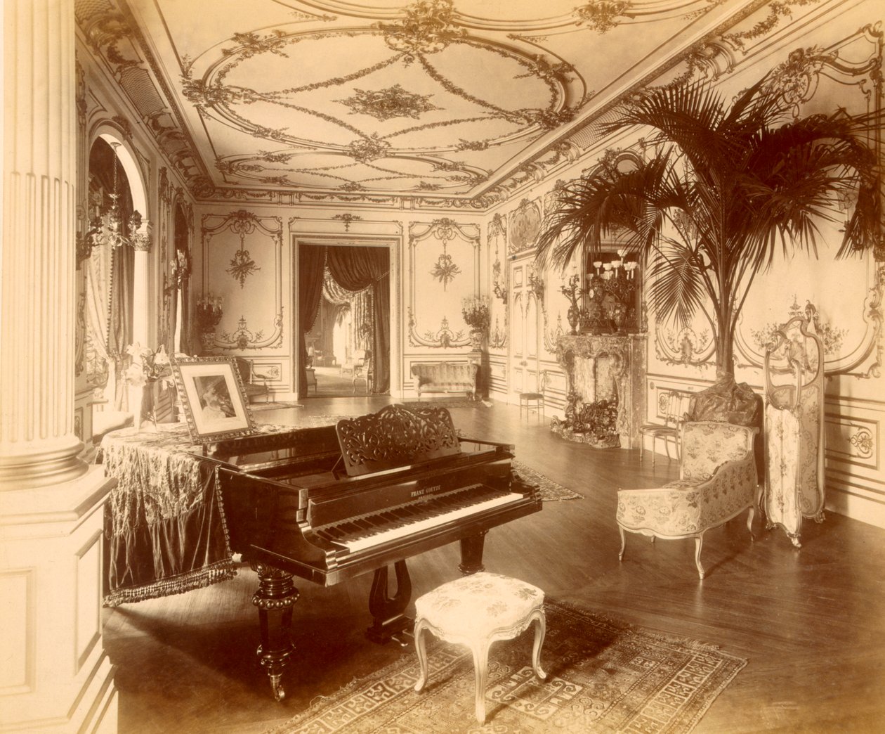 Sala balowa przy 17 Grosvenor Place, Londyn autorstwa Henry Bedford Lemere