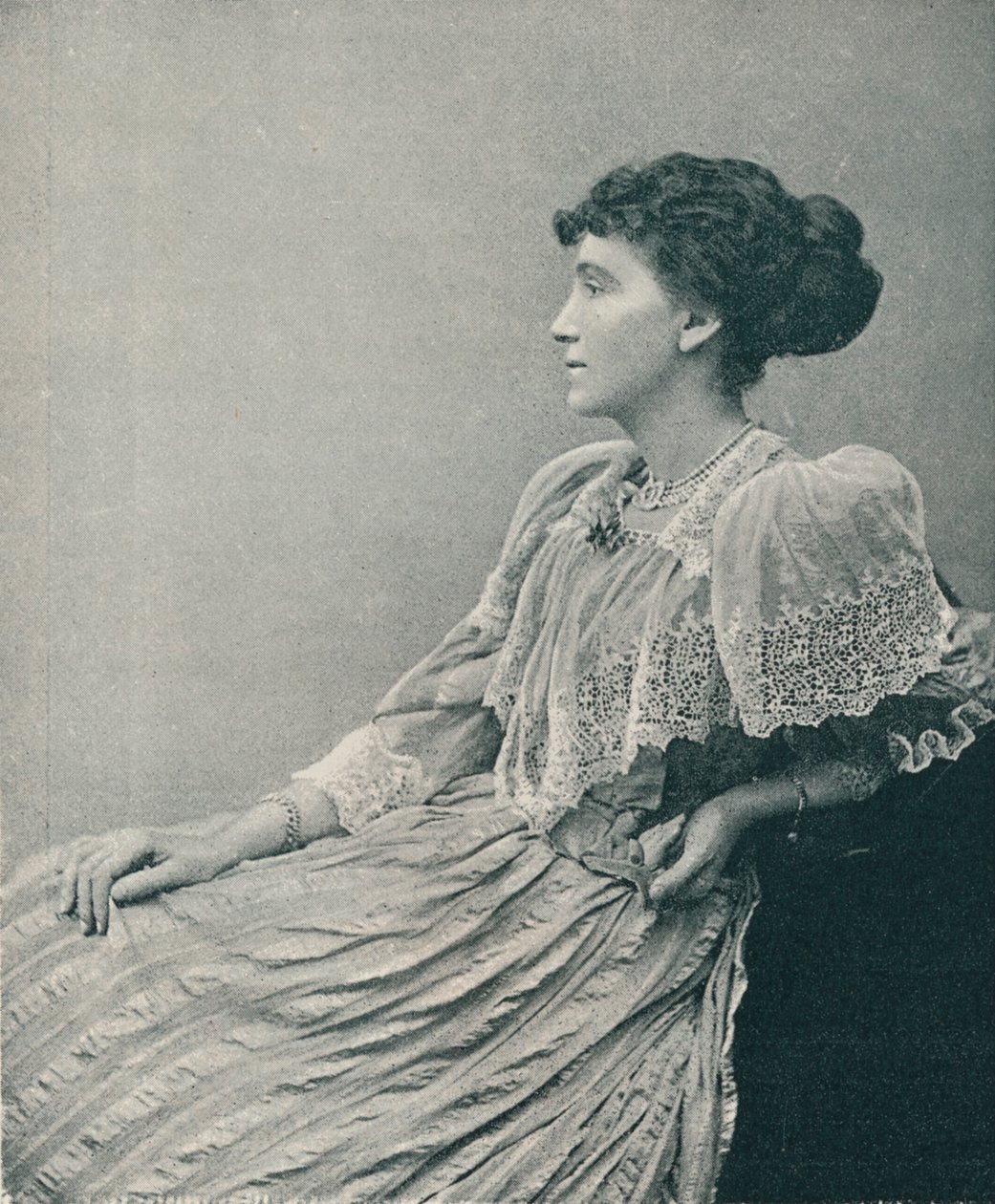 Pani Hugh E.H. Hoare, c1893 autorstwa Henry Herschel Hay Cameron