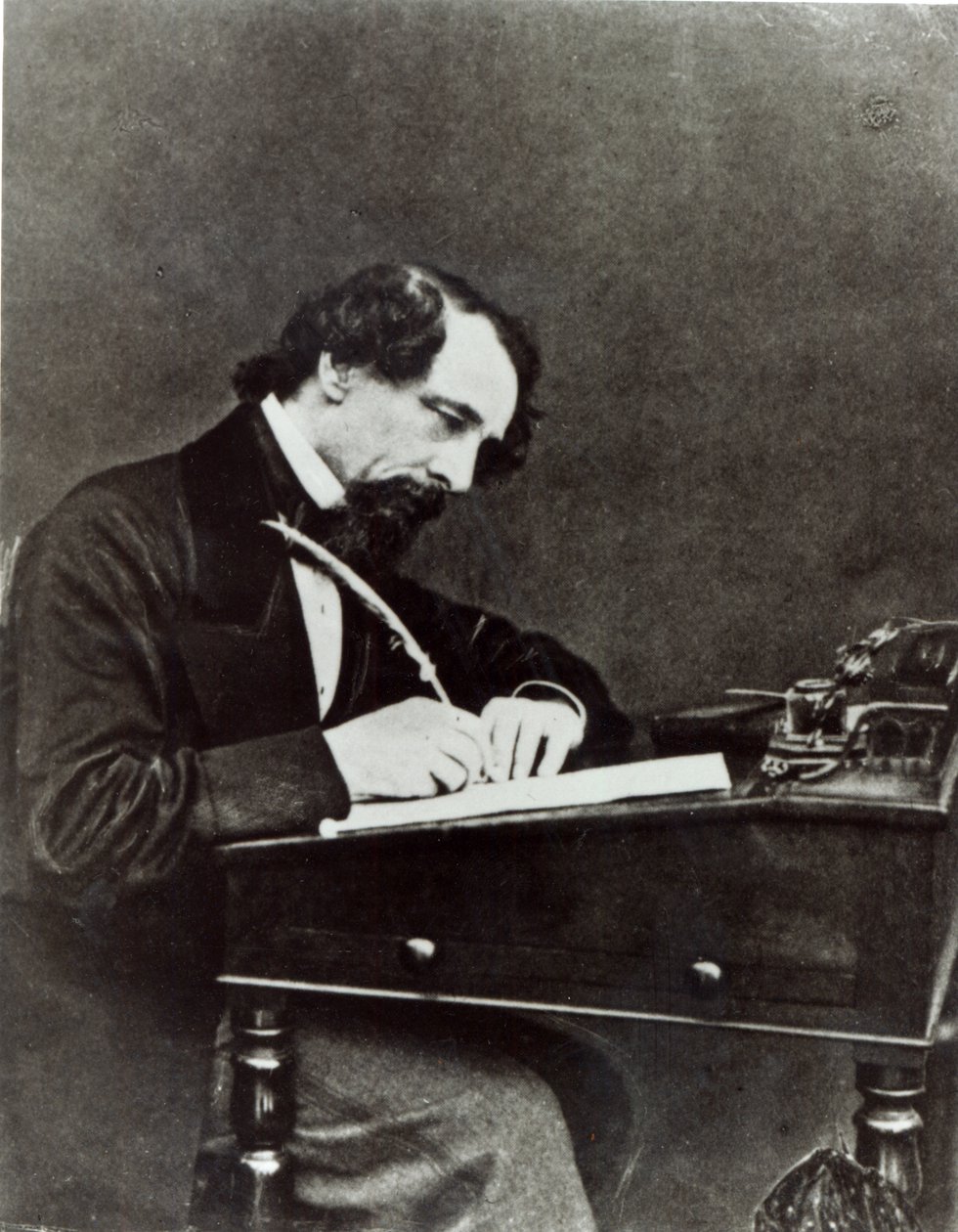 Charles Dickens (1812-70) przy swoim biurku, 1858 autorstwa Herbert Watkins