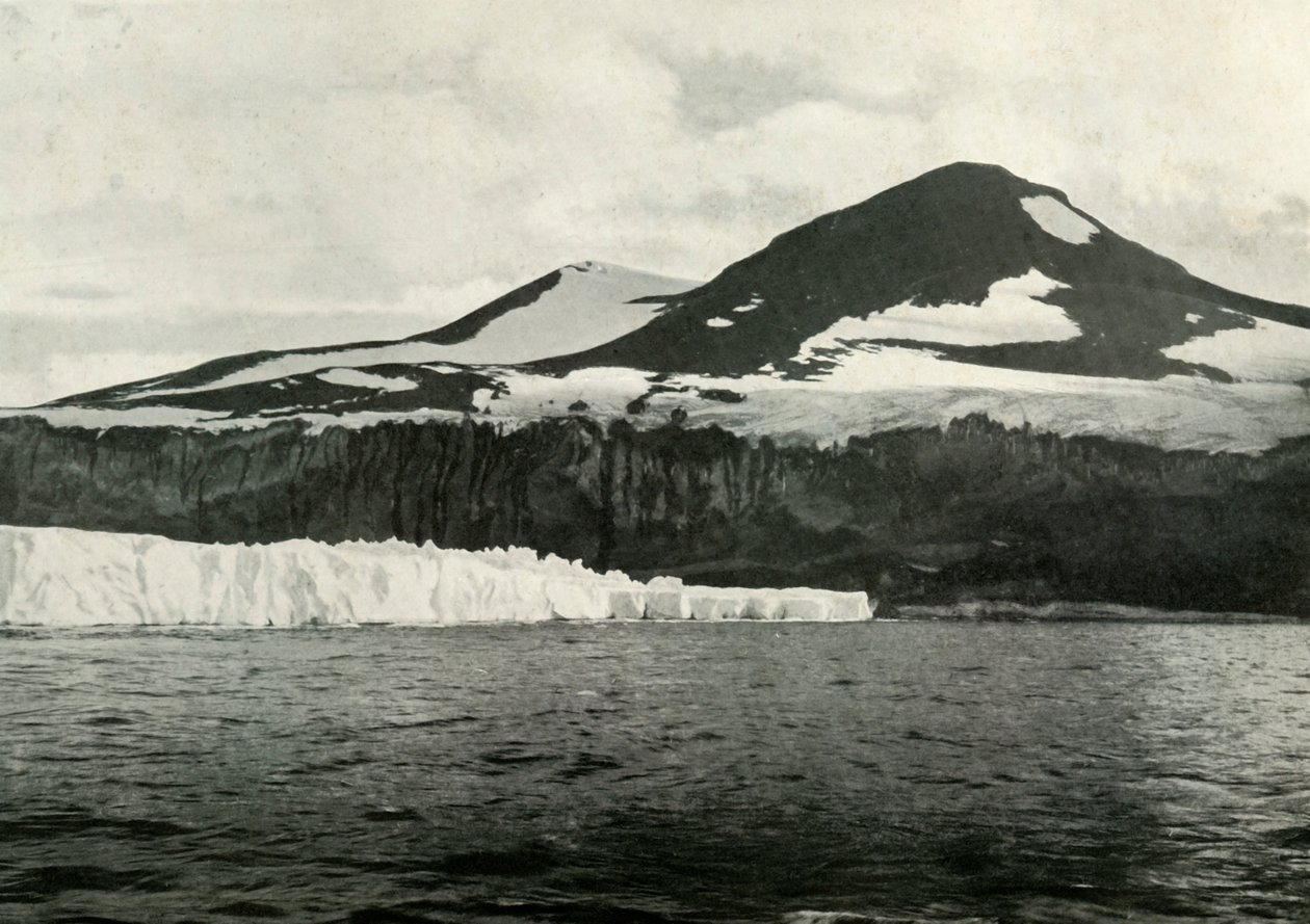 Cape Crozier: Koniec Wielkiej Bariery Lodowej, c19101913, 1913 autorstwa Herbert Ponting