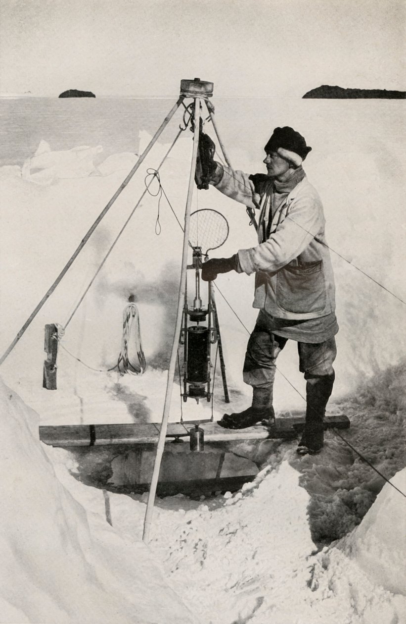 EW Nelson z izolowaną butelką na wodę Nansen-Petersen, c1911, 1913 autorstwa Herbert Ponting