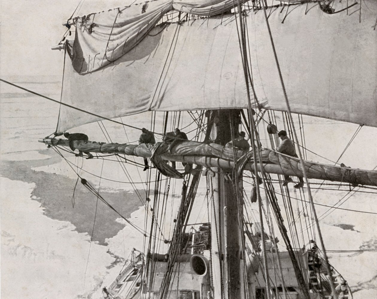 Rolowany żagiel w zestawie, c19101913, 1913 autorstwa Herbert Ponting